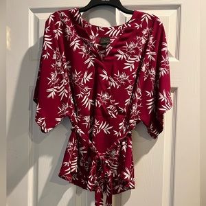 Very nice floral beachy top